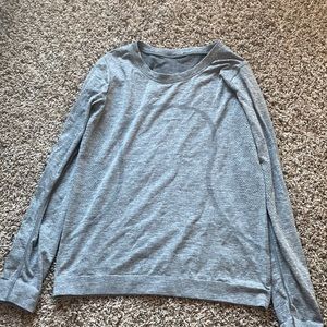 lululemon swiftly breath relaxed fit, size 4, gray